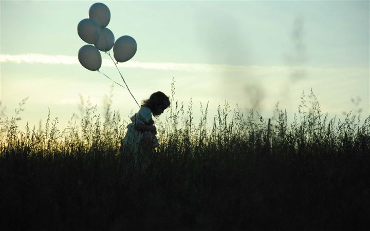 Girl With Balloons All Mac wallpaper