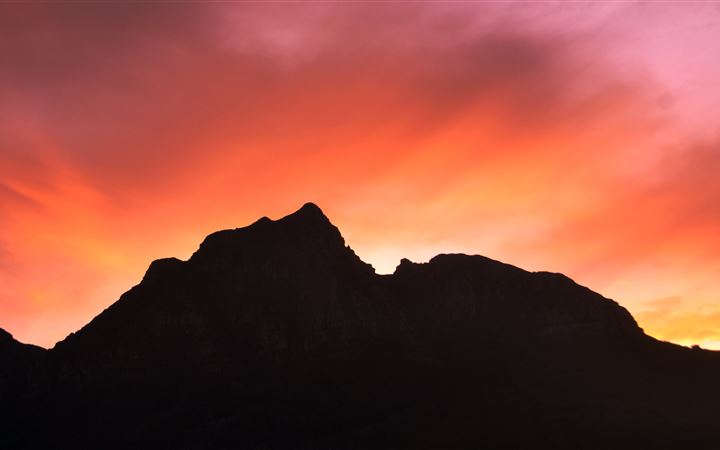 silhouette of mountain peak MacBook Air wallpaper