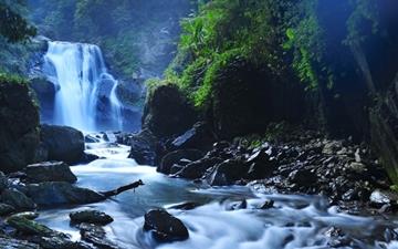 Beautiful Taiwan Forest Waterfalls MacBook Air wallpaper