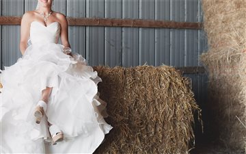Bride in hay barn London All Mac wallpaper