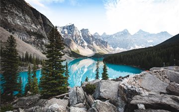 View of Moraine Lake from... All Mac wallpaper