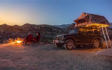 black jeep at a desert All Mac wallpaper