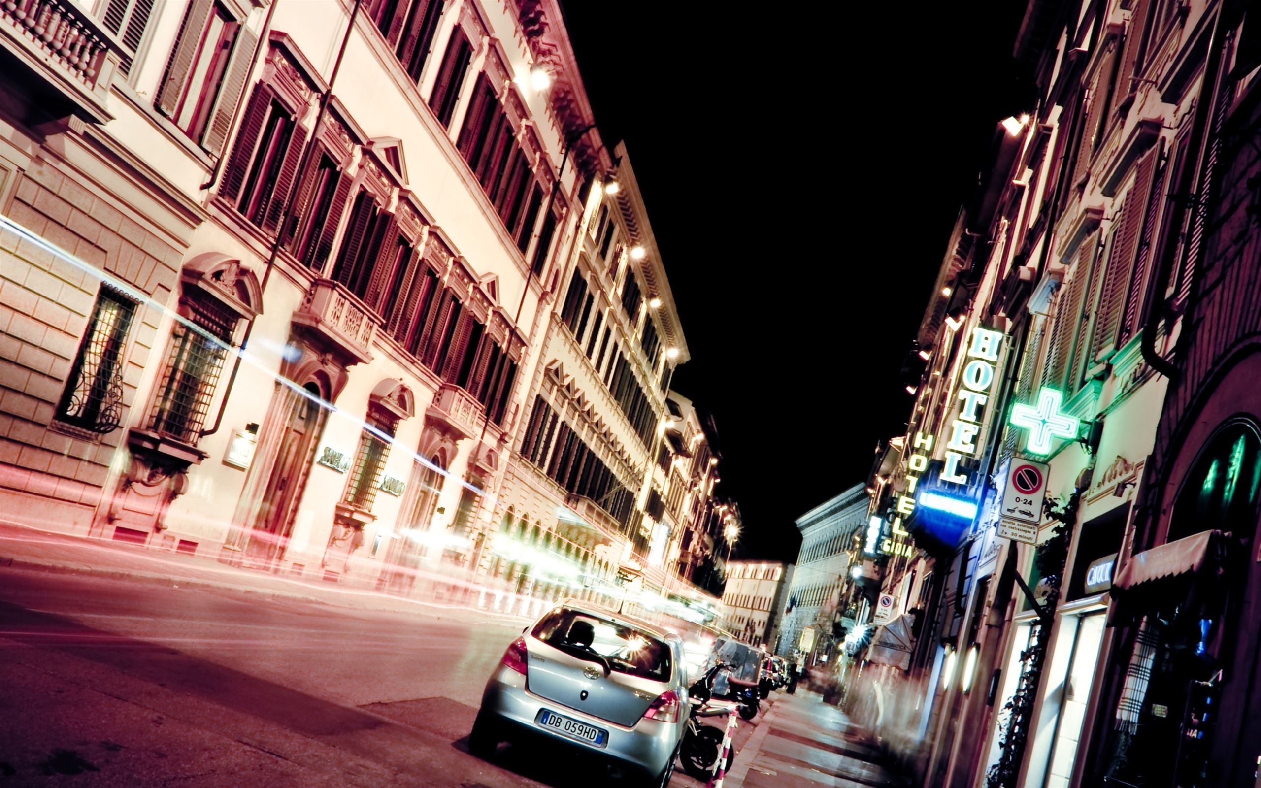 Travel streets. Улицы Флоренция ночью. Ночной город улица. Ночные улицы Италии. Итальянский ночная улица.