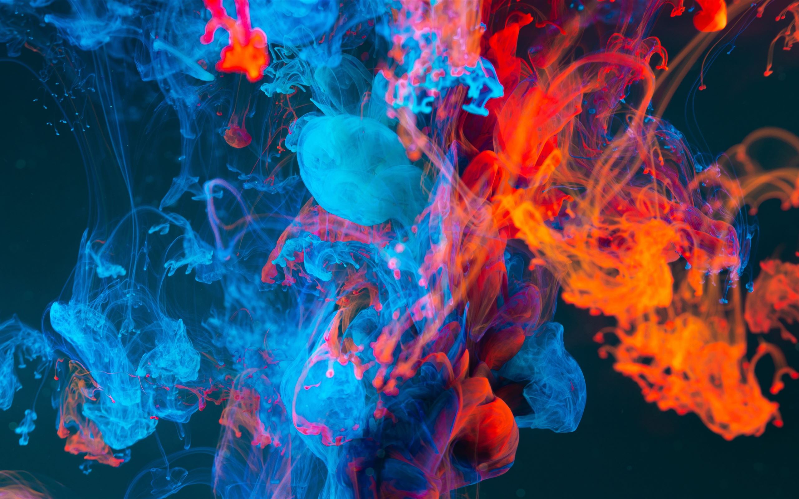 Cùng tận hưởng khói thuốc với tác phẩm nghệ thuật phức tạp - Abstract Smoke. Tham gia vào thế giới tường thuật đầy màu sắc này với hình ảnh độc đáo, phiêu lưu với những nếp gấp tinh tế và tận hưởng sự tinh tế của nghệ thuật.