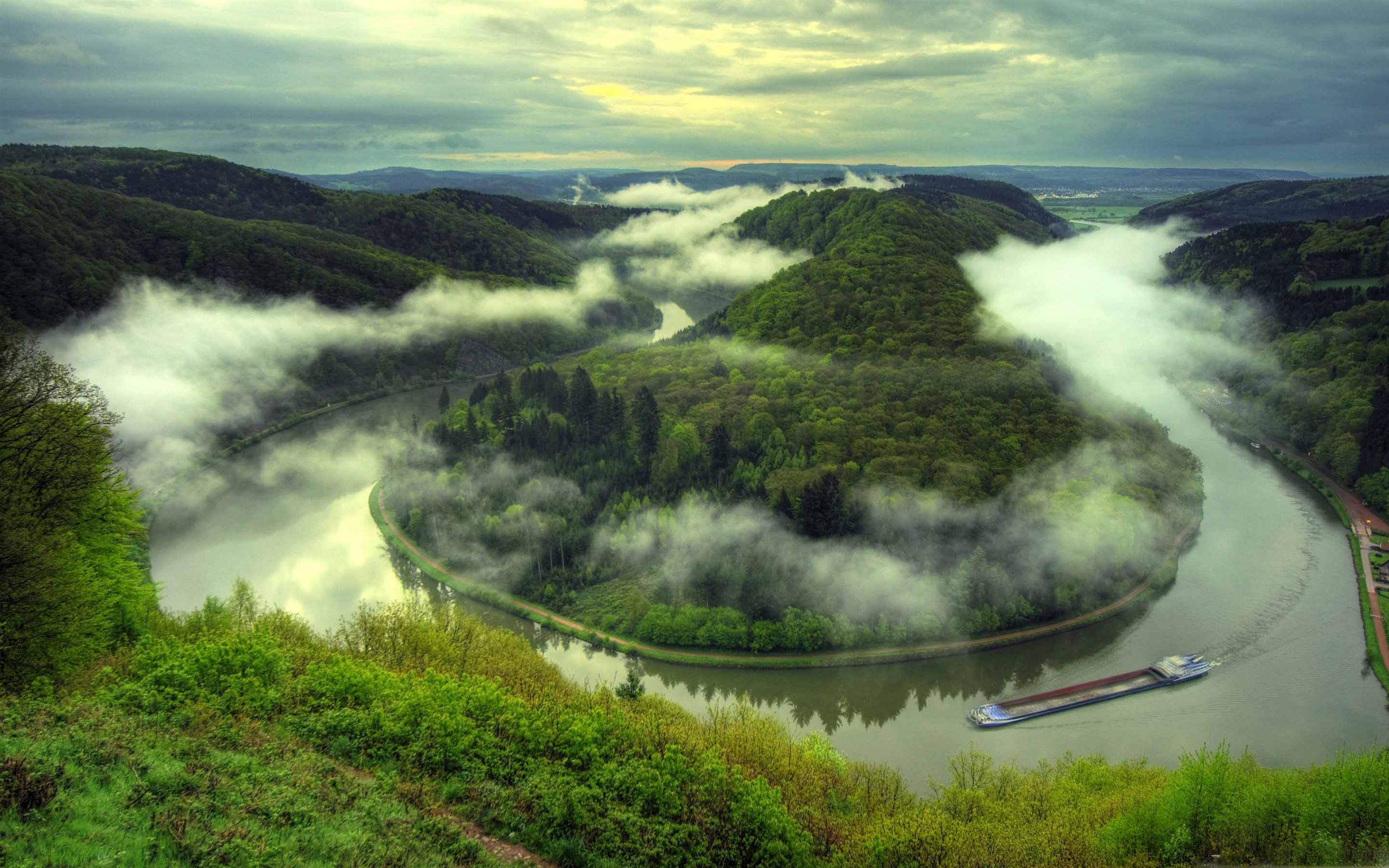 Мировые реки и озера. Сааршляйфе петля Саара. Сааршляйфе Германия. Река Амазонка в Бразилии. Река Амазонка фото.