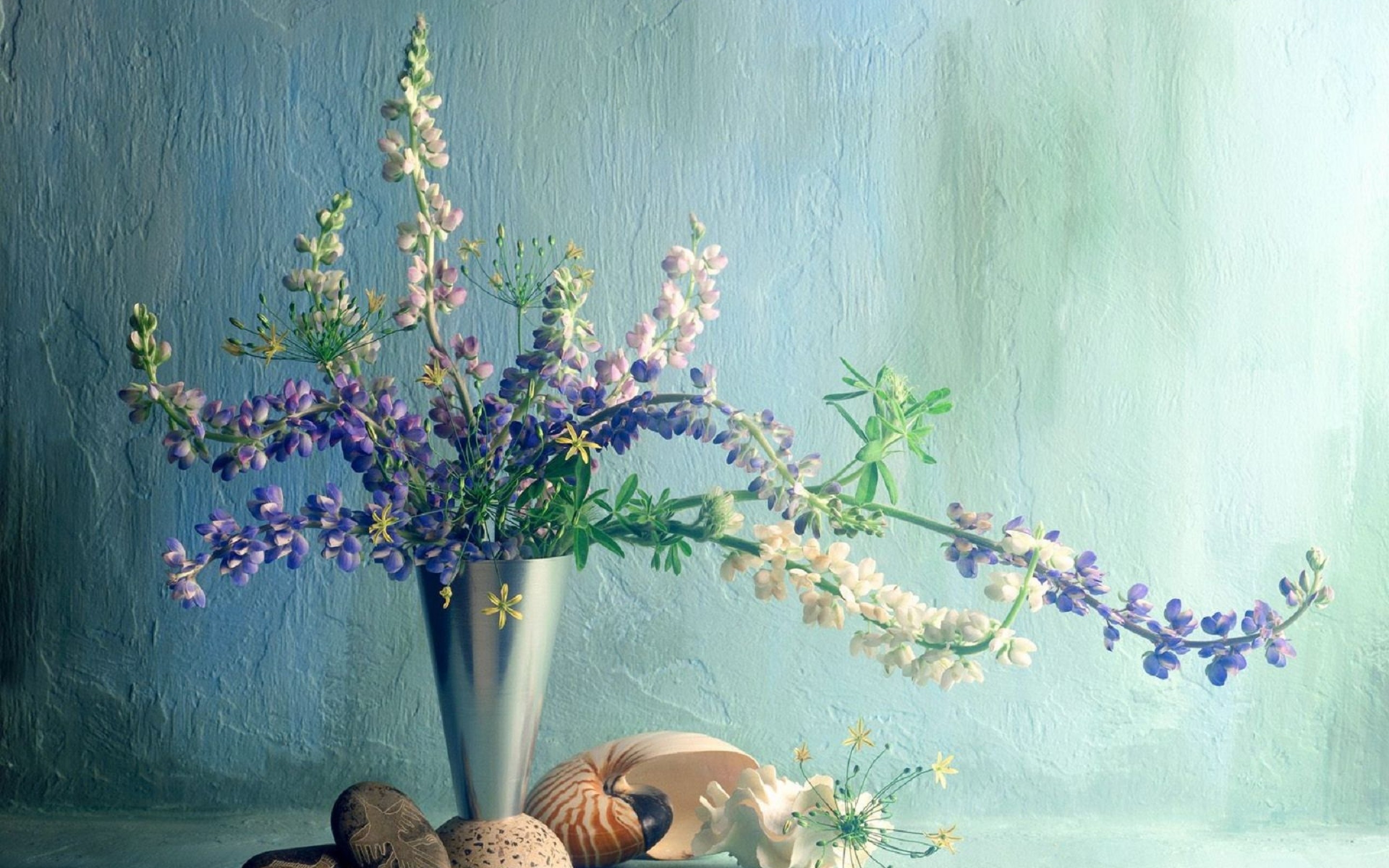 Bouquet Vase Pebbles MacBook Air Wallpaper Download | AllMacWallpaper