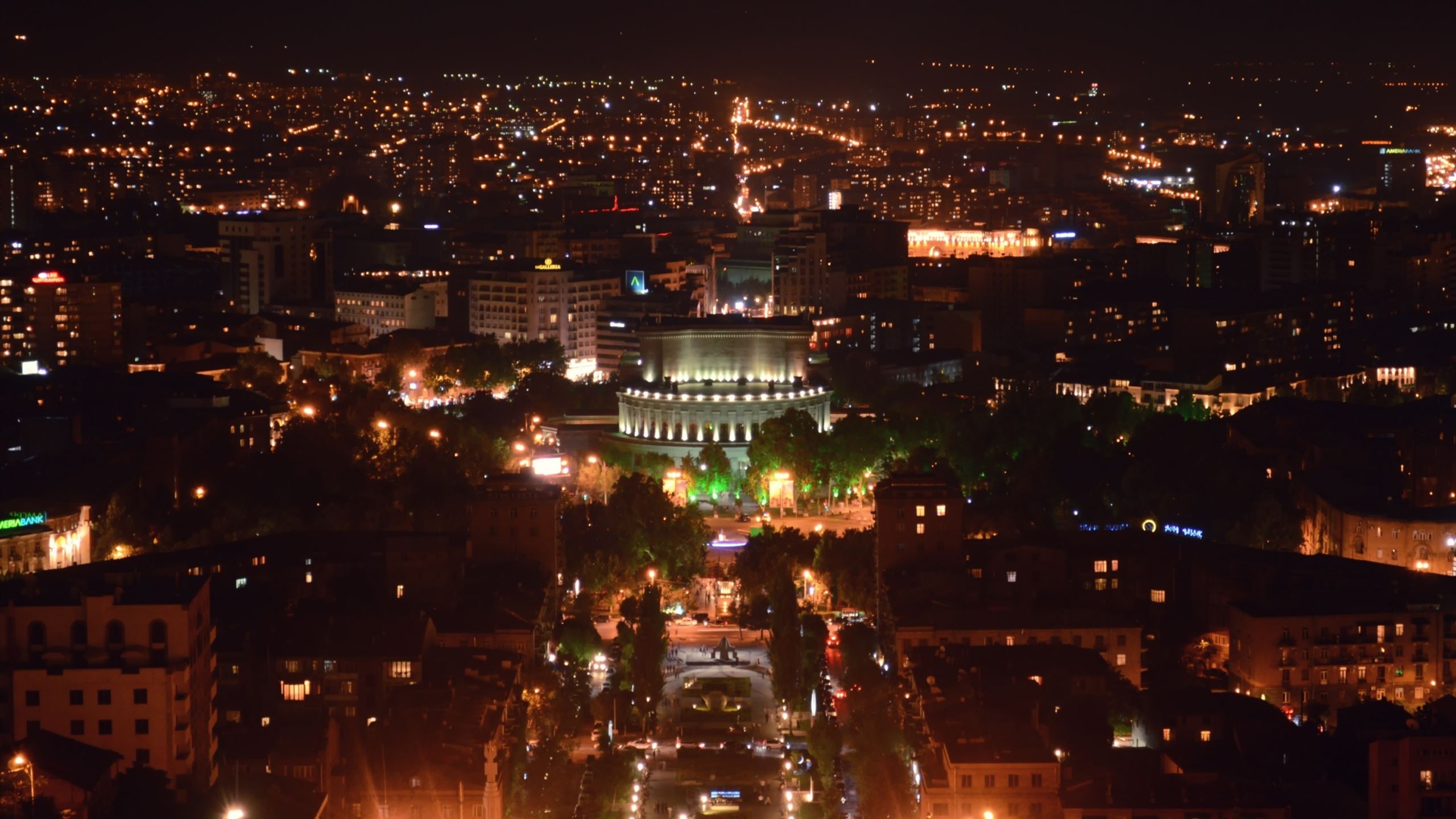 Ереван уровень. Каскад Ереван. Ночной Ереван. Ереван ночью.