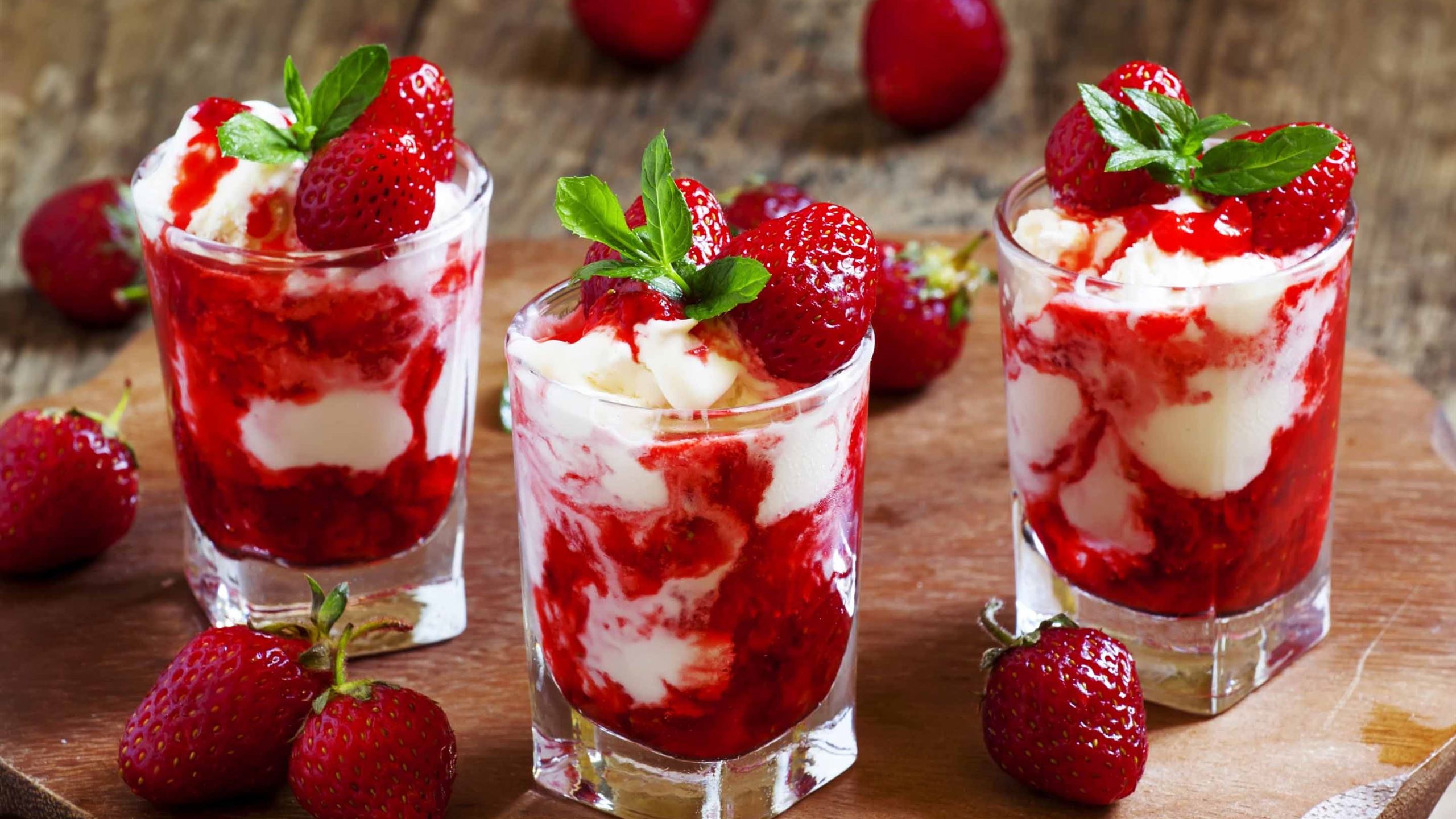 Strawberry Ice Cream Dessert Mac Wallpaper Download | AllMacWallpaper