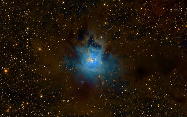 NGC 7023 – the Iris Nebu... iMac wallpaper