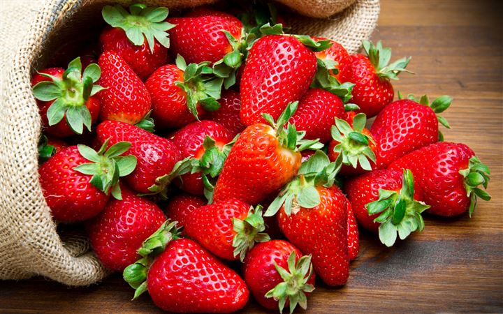 Strawberries Fruits All Mac wallpaper