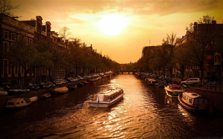Canal Cruiser Amsterdam MacBook Air wallpaper