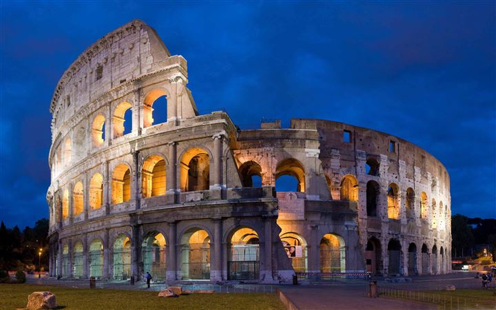 Colosseum By Night MacBook Air wallpaper