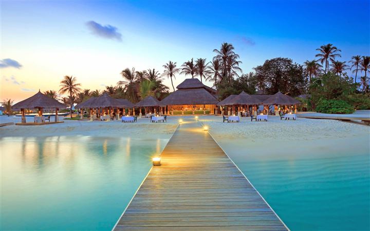 Maldive Islands Resort MacBook Air wallpaper
