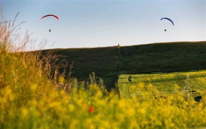Paragliders In The Air All Mac wallpaper