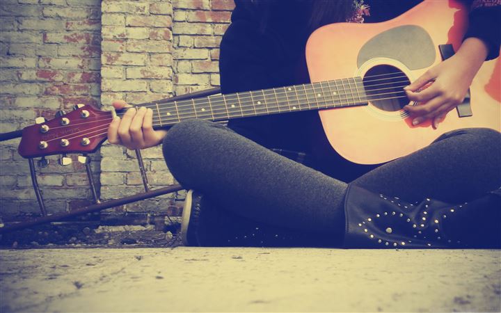 Playing Guitar On The Street All Mac wallpaper