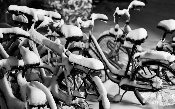 Snowy Bicycles MacBook Air wallpaper