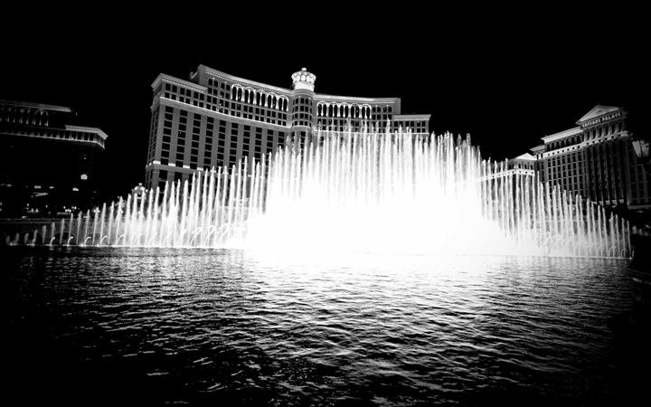 Vegas Bellagio Watershow All Mac wallpaper
