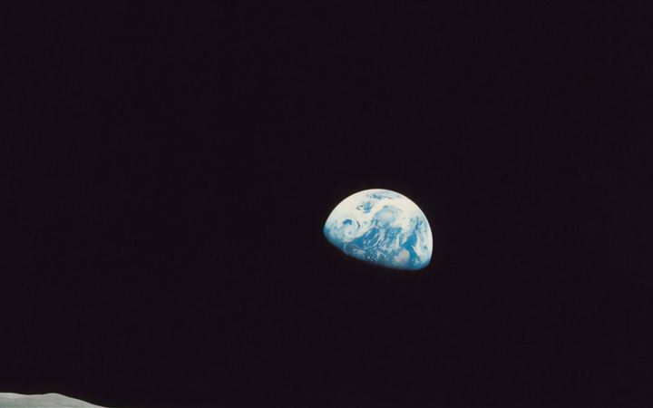 First Earth Rise, Apollo ... MacBook Pro wallpaper