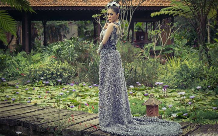Traditional Indonesian Wedding Dress MacBook Pro wallpaper