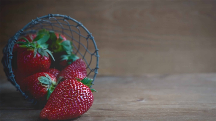 Strawberry Basket Mac Wallpaper