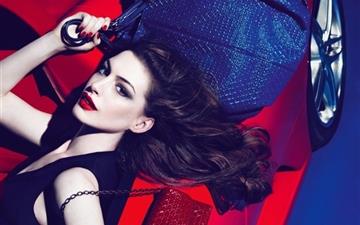 Anne Hathaway Tods All Mac wallpaper