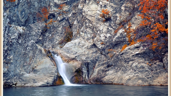 Autumn Waterfall Mac Wallpaper
