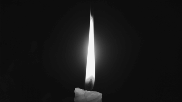 Candle Light Grayscale Mac Wallpaper