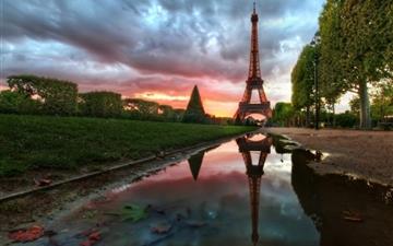 Eiffel Tower Reflection All Mac wallpaper