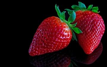 Strawberries On Black MacBook Air wallpaper