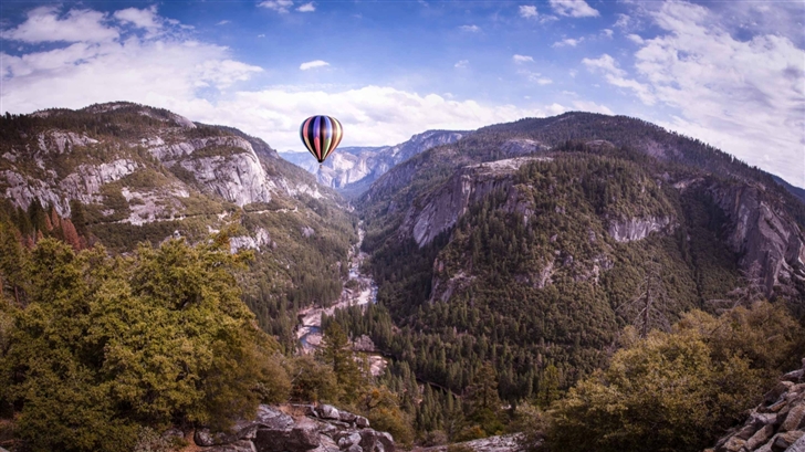 Hot Air Balloon Flying Over Yosemite Mac Wallpaper