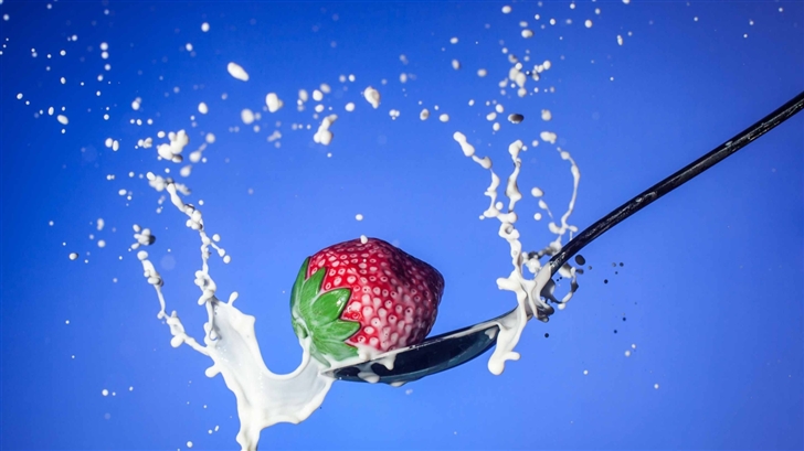 Strawberry Spoon Milk Mac Wallpaper
