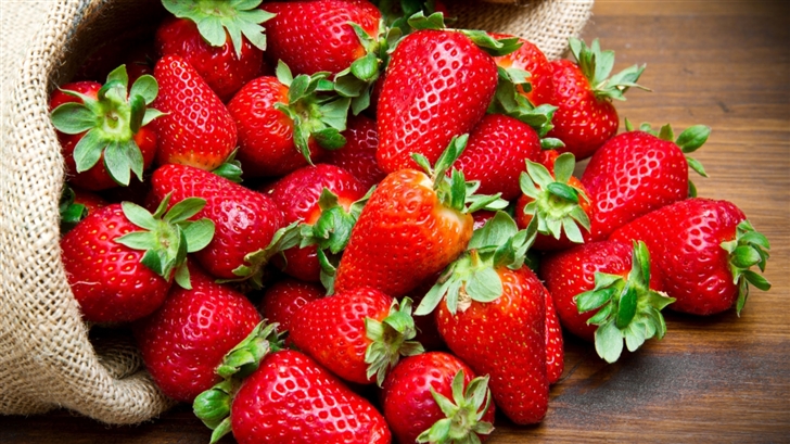 Strawberries Fruits Mac Wallpaper