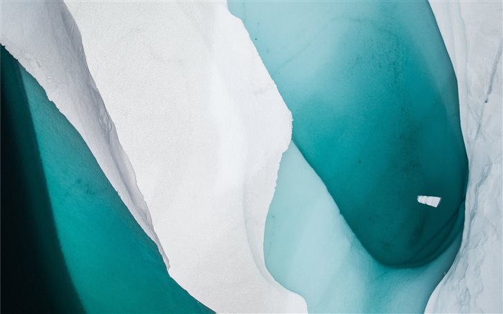 Lake within and Arctic ic... Mac Wallpaper