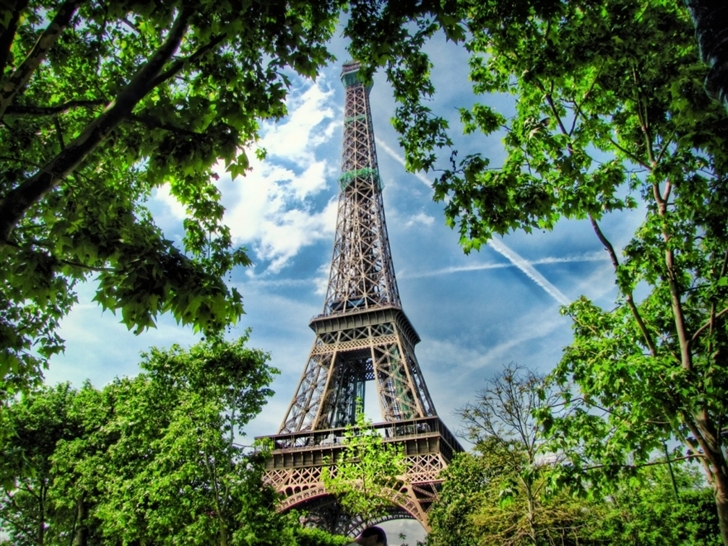Eiffel Tower 2 Mac Wallpaper