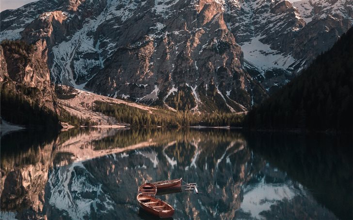 Lago di Braies, Italy Mac Wallpaper