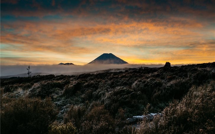 Mount Ngauruhoe at dawn. Mac Wallpaper