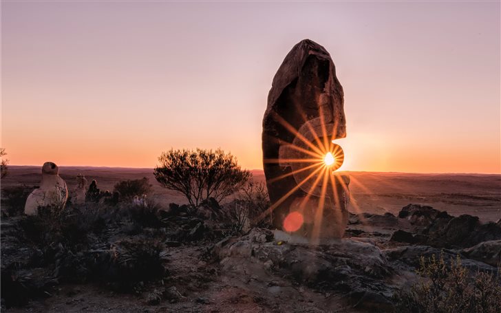 Sunburst over the desert ... Mac Wallpaper