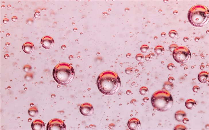 close up photo of water drops Mac Wallpaper