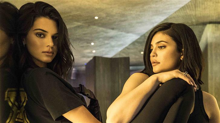 kendall and kylie jenner 2019 Mac Wallpaper