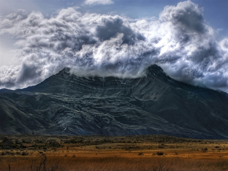 Volcano in argentina Mac Wallpaper