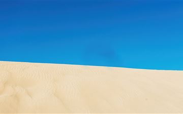 clear sky desert blue 5k MacBook Air wallpaper