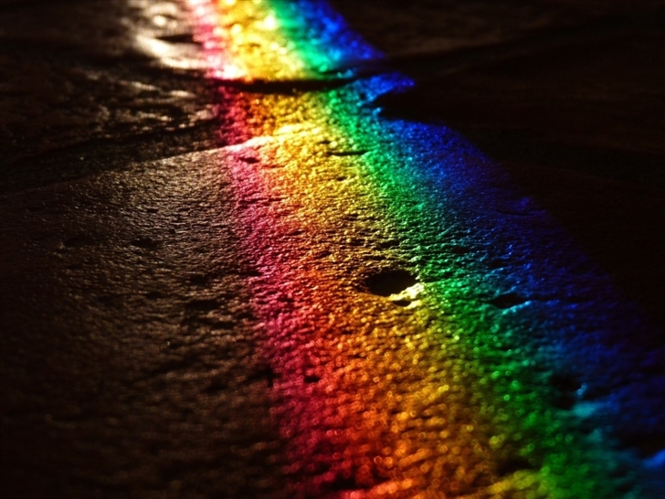 Rainbow reflection Mac Wallpaper