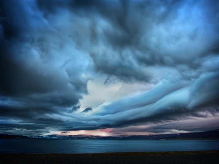 Storm over paradise Mac Wallpaper