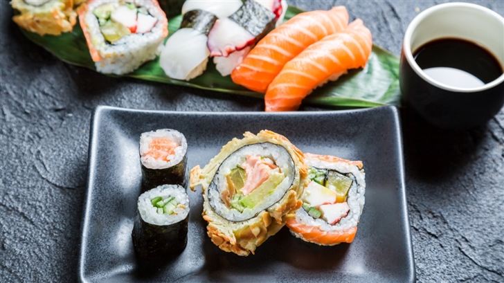 Sushi and sashimi Mac Wallpaper