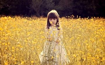 Cute Child In A Flower Field All Mac wallpaper