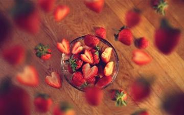 Very Berry Strawberry All Mac wallpaper