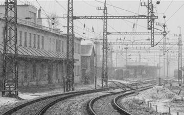 Railwaystation In Winter All Mac wallpaper