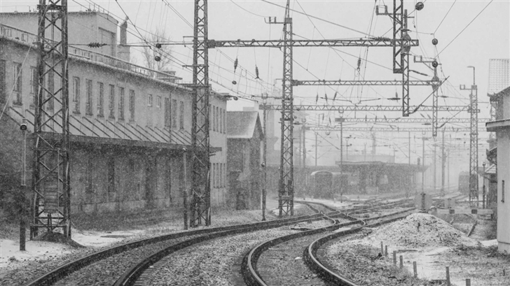 Railwaystation In Winter Mac Wallpaper