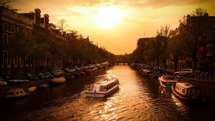 Canal Cruiser Amsterdam Mac Wallpaper